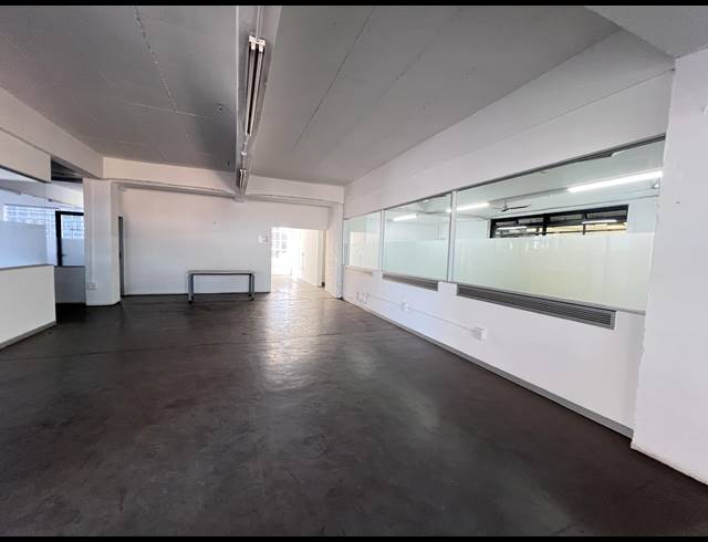 361M² OFFICE TO LET IN WOODSTOCK